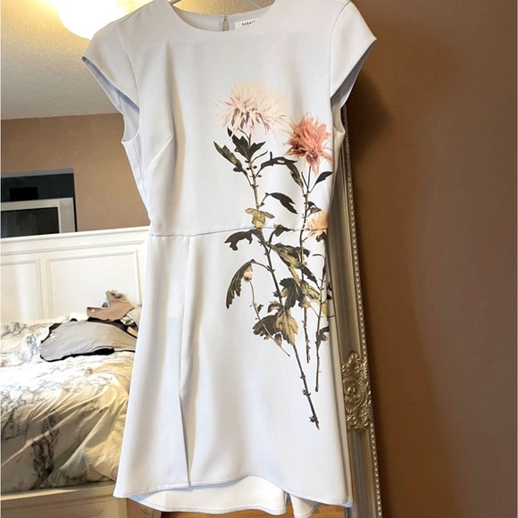 Selling clothes from Aritzia. Message for details, I am open to negotiations! - Picture 8 of 10